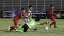 Gelandang Timnas Indonesia U-16, Mochamad Faizal, berusaha mencetak gol ke gawang Brunei Darussalam pada laga babak Kualifikasi Piala AFC U-16 2020 di Stadion Madya, Jakarta, Jumat (20/9). Indonesia menang 8-0 atas Brunei. (Bola.com/Yoppy Renato)