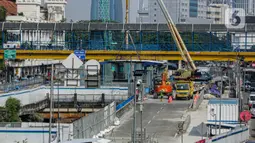 Setelah ibu kota pindah ke Ibu Kota Negara (IKN) Nusantara, pembangunan MRT Jakarta tetap dilanjutkan untuk menopang mobilitas masyarakat karena Jakarta nantinya menjadi salah satu kota bisnis. (Liputan6.com/Faizal Fanani)