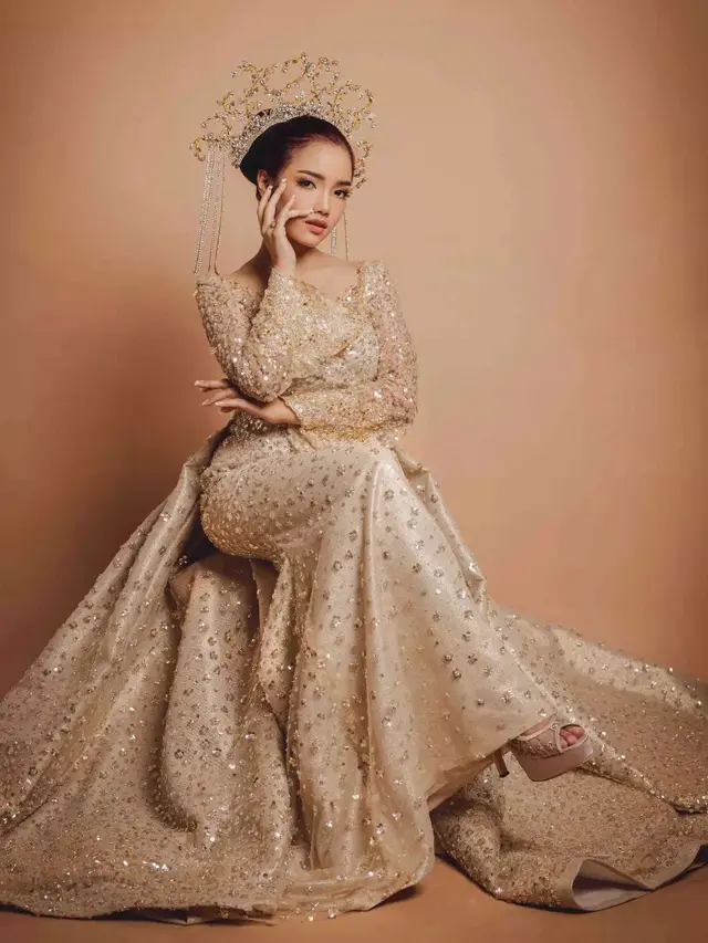 Tampil Bak Pengantin, Ini 7 Pemotretan Terbaru Fuji yang Menawan