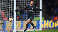 Gelandang Chelsea, Pedro Rodriguez, menilai timnya sempat frustrasi membongkar ketatnya lini pertahanan Leicester City. (Twitter/@ChelseaFC)