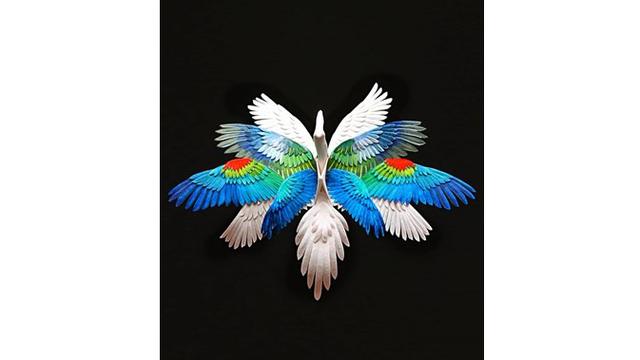 Sentuhan warna pada origami burung membuatnya terlihat semakin berwarna.