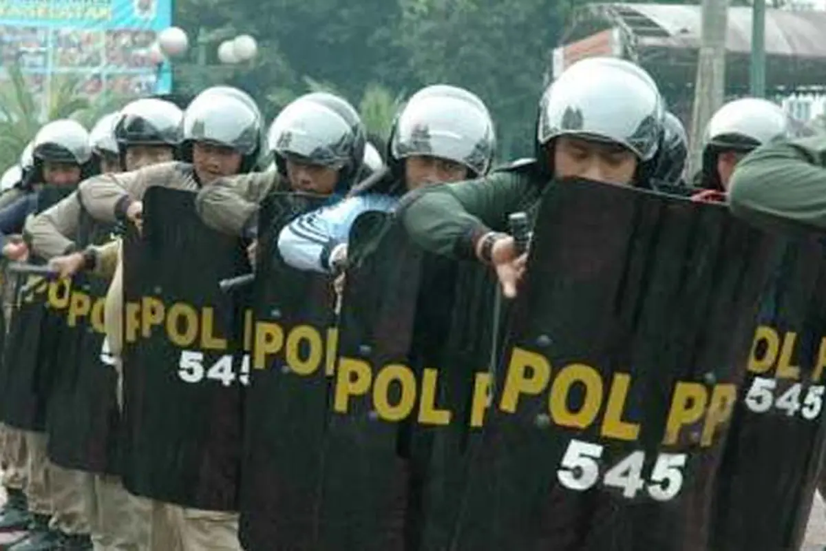 satpol-pp130319b.jpg