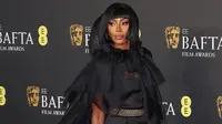 Naomi Campbell berpose di karpet merah saat tiba di BAFTA British Academy Film Awards di Royal Festival Hall, Southbank Centre, London, Inggris, 18 Februari 2024. (dok. Instagram @naomi/https://www.instagram.com/p/C3gj5EjI_q8/)