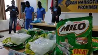 Kemasan milo yang digunakan kurir narkoba untuk menyelundupkan sabu dari Malaysia tujuan Pekanbaru. (Liputan6.com/M Syukur)