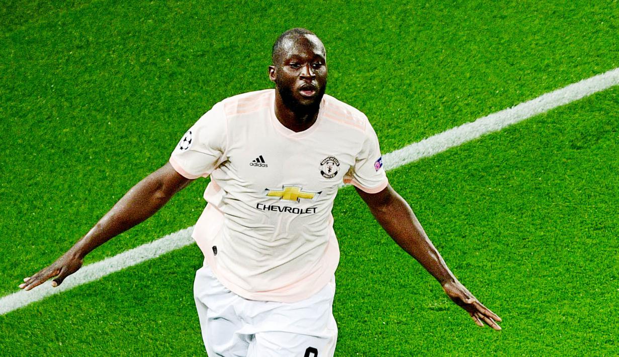 Romelu Lukaku - Striker asal Belgia ini ditebus Manchester United dengan mahar mencapai 76,23 juta Pounds dari Everton. Penampilan Lukaku tidak terlalu memuaskan fans Setan Merah, ia hanya mampu mengemas 42 gol dan 13 assist dari 96 penampilan. (AFP/Martin Bureau)