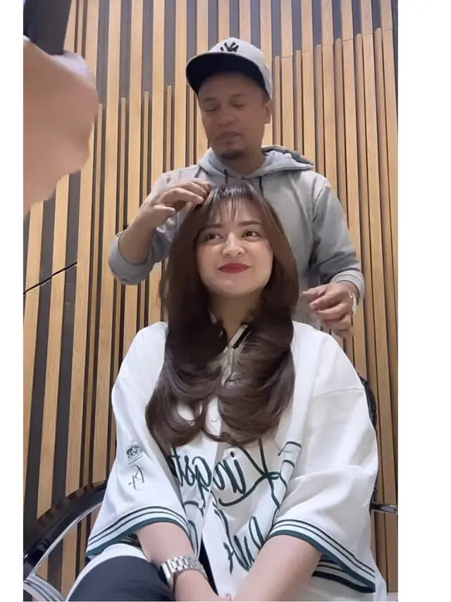 6 Potret Nathalie Holscher Tampil Berponi Dibilang Mirip Fuji, Bikin Pangling