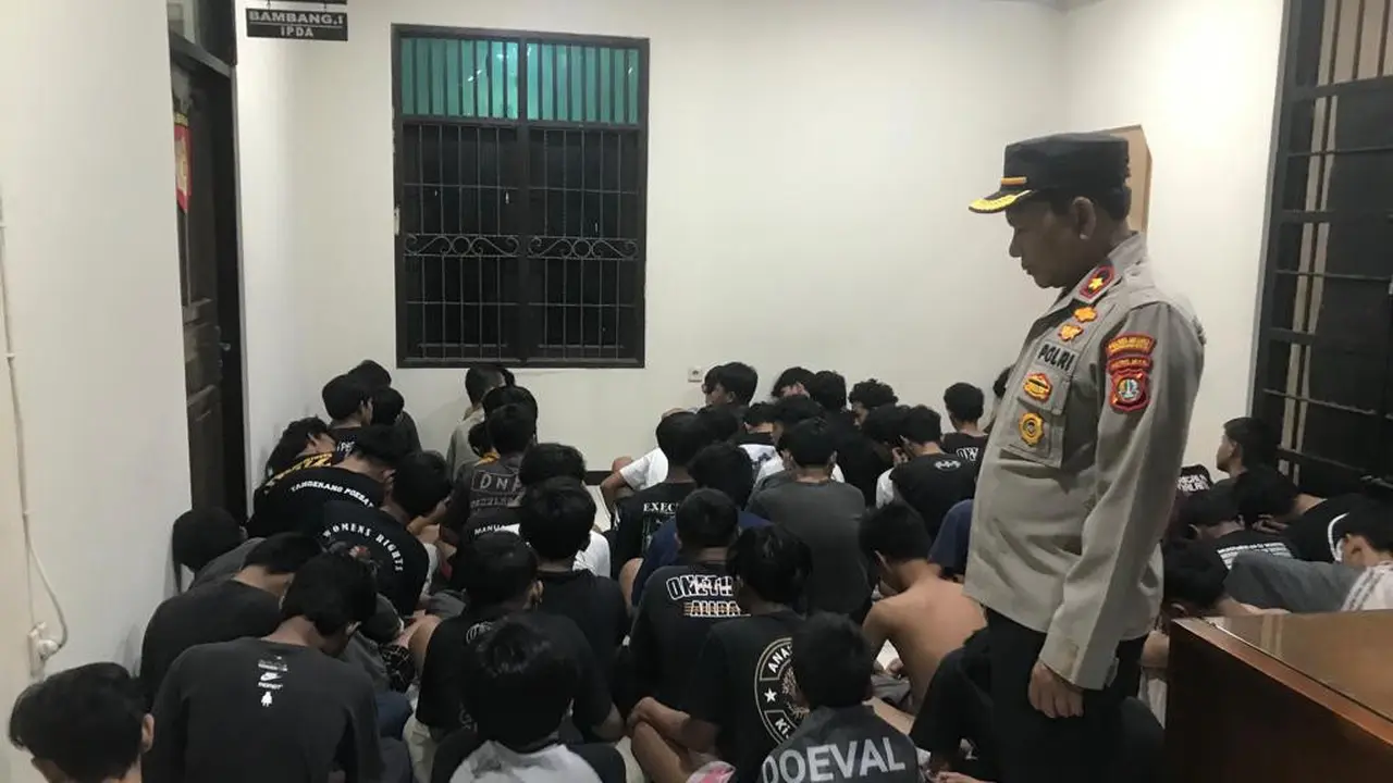 Polisi mengamankan 72 remaja yang diduga pesta miras di Neglasari, Kota Tangerang