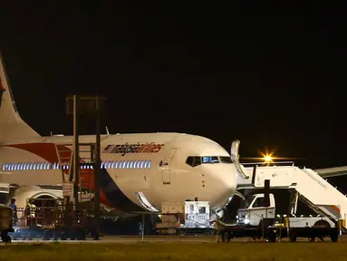 Pesawat Malaysia Airlines MH192 rute Kuala Lumpur-Bangalore, India, melakukan pendaratan darurat di Bandara Internasional Kuala Lumpur, Senin (21/4/2014). (REUTERS/Samsul Said)