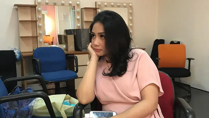 Pengin Punya Rambut Tebal Ala Nagita Slavina? Ikuti 4 Cara Ini!