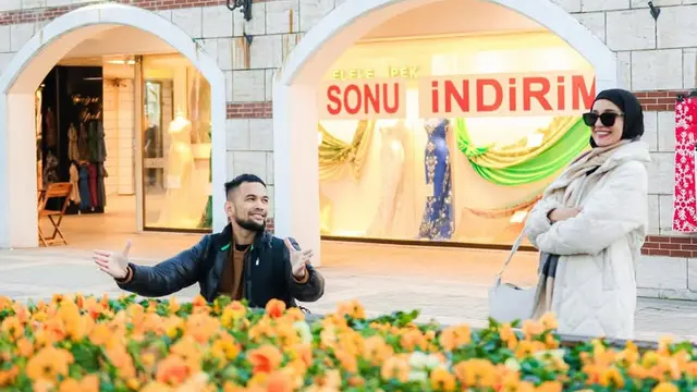 OOTD Hijab Shireen Sungkar Liburan di Qatar dan Turki. [@shireensungkar]