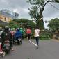 Pohon tumbang sempat menutup Jalan Raya Juanda, Kota Depok. (Istimewa)