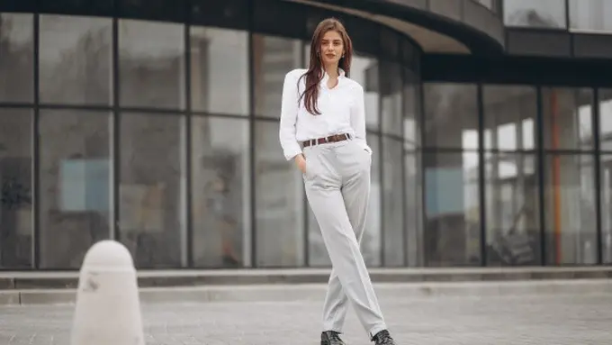 Ilustrasi Celana Kantor Stylish (Credit: senivpetro/freepik)