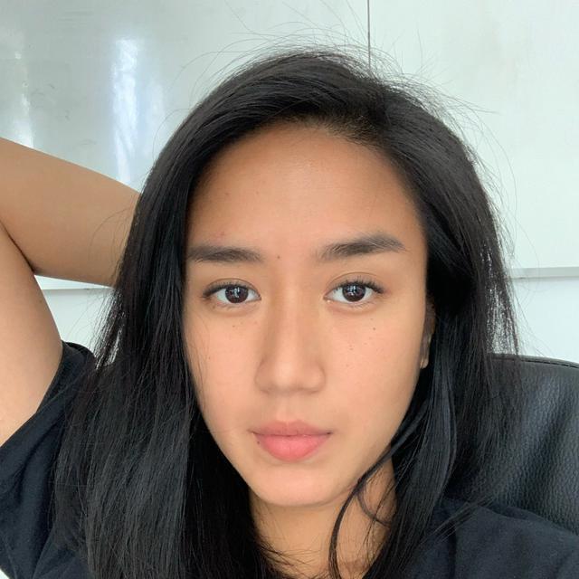 6 Potret Chef Renatta Tampil Tanpa Makeup, Dipuji Tetap Memesona