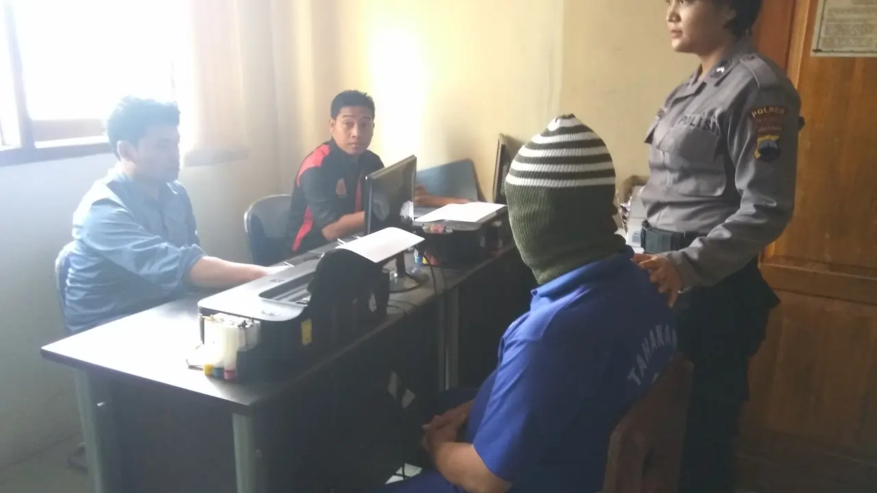 Berdalih Jenguk, Guru Agama Malah Cabuli Siswa