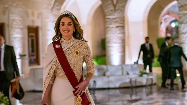 8 Pesona Elegan Rajwa Al Saif Istri Pangeran Yordania Dibalut Gaun Dolce & Gabbana di Momen Resepsi
