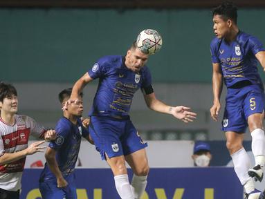 PSIS Semarang melanjutkan tren tak terkalahkan hingga pekan ke-5 BRI Liga 1 2021/2022 usai bermain imbang 0-0 dengan Madura United di Stadion Wibawa Mukti, Rabu (29/9/2021). Dengan koleksi 11 poin, Laskar Mahesa Jenar menempati posisi 3 klasemen sementara. (Bola.com/Bagaskara Lazuardi)