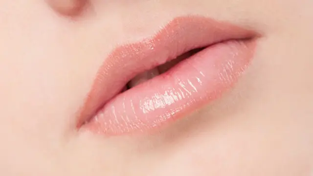 Bibir pink alami