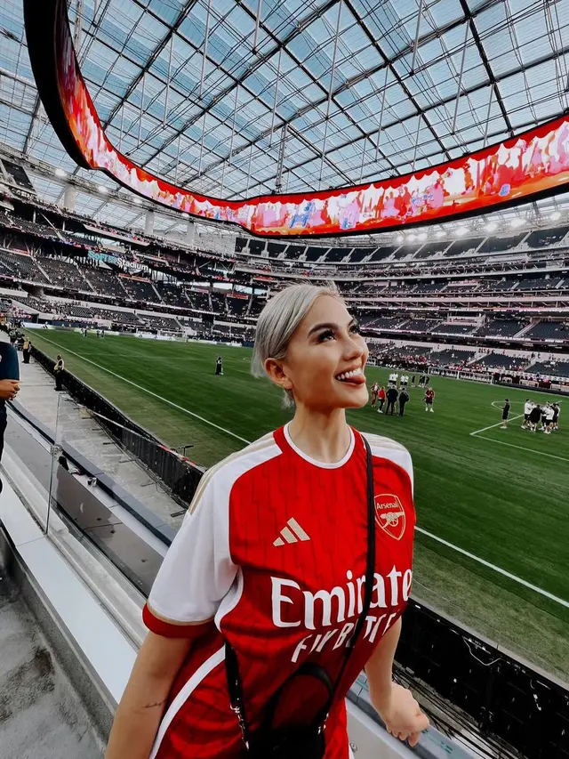 Agnez Mo Nonton Arsenal di AS
