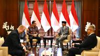 Duta Besar Finlandia untuk Indonesia Pekka Kaihilahti (kiri) dan Menteri Luar Negeri RI Sugiono (kanan) di Kemlu RI, Kamis (5/6/2025). (Dok. Kemlu RI)