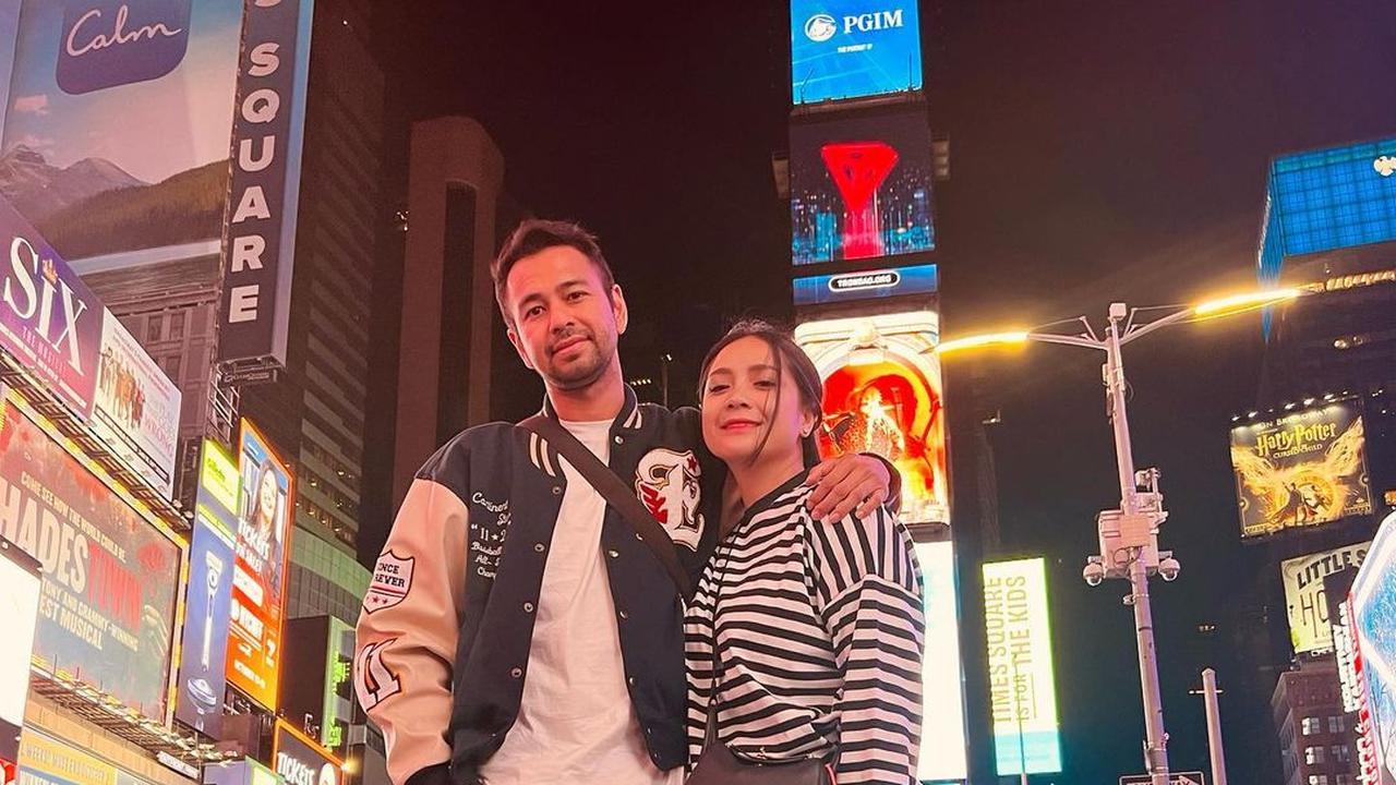 6 Momen Mesra Raffi Ahmad dan Nagita Slavina di New York, Bak ABG Pacaran