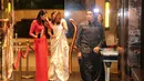 Beberapa selebriti terlihat hadir dalam acara resepsi pernikahan Raisa dan Hamisd Daud yang diselenggarakan di Ayana MidPlaza Hotel, Jakarta Pusat, Minggu (3/9). Salah satunya adalah Luna Maya dan kekasihnya, Rheino Barrack. (Adrian Putra/Bintang.com)