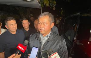 KSAD Jenderal TNI Maruli Simanjuntak di rumah duka Marsma Fajar Adrianto (Liputan6.com/Lizsa Egeham).