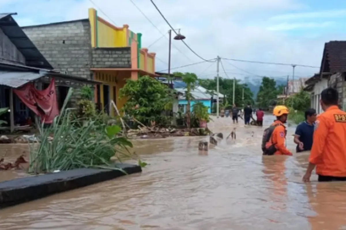 Kondisi banjir yang terjadi di Kabupaten Bolmong, Sulut, akibat tingginya curah hujan dalam beberapa hari terakhir.