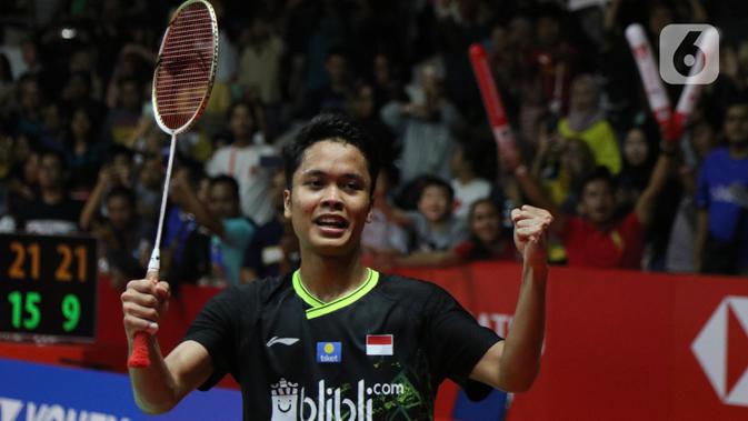 Pebulutangkis Indonesia, Anthony Sinisuka Ginting bersorak usai mengalahkan Anders Antonsen (Denmark) pada final tunggal putra Indonesia Masters 2020 di Istora GBK, Jakarta, MInggu (19/1/2020). Anthony Sinisuka Ginting unggul 17-21 21-15 21-9. (Liputan6.com/Helmi Fithriansyah)