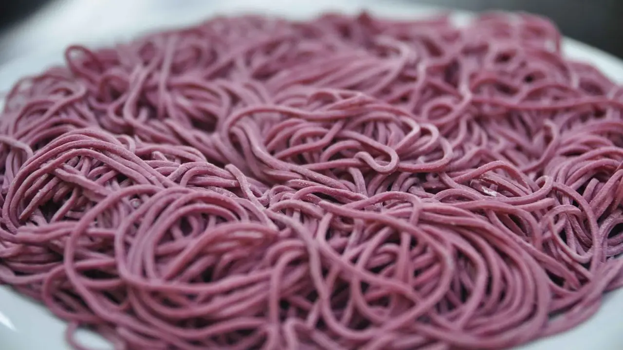 Resep Mudah Mi Ungu untuk Sajian Makan Keluarga