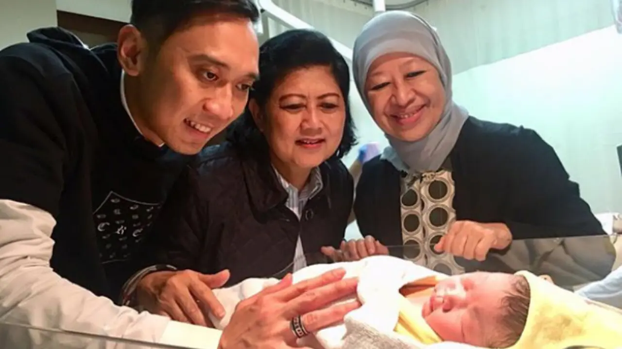 Tahun Baru, Ani Yudhoyono Dapat Cucu Baru