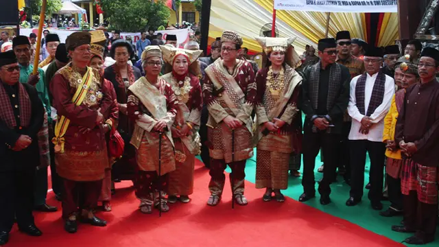 Budaya Minang Selimuti Pemberian Gelar Kehormatan Dirut Pertamina