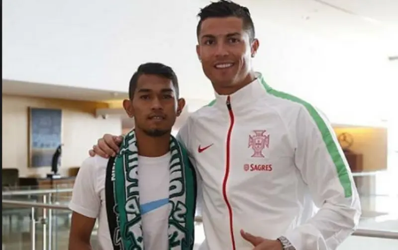 Martunis saat bertemu Cristiano Ronaldo (Mundo Deportivo)