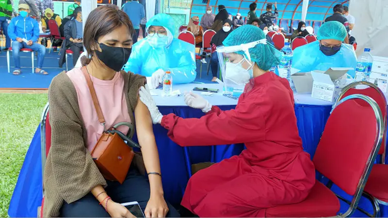 TNI AL Target dalam Dua Hari Vaksinasi Massal di Malang Sasar 30 Ribu Warga
