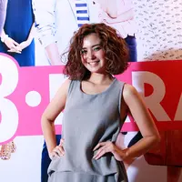 Hingga kini Ayushita belum juga terlihat memiliki gandengan, namun ia tetap bersyukur meski masih menyandang status jomblo. (Deki Prayoga/Bintang.com)