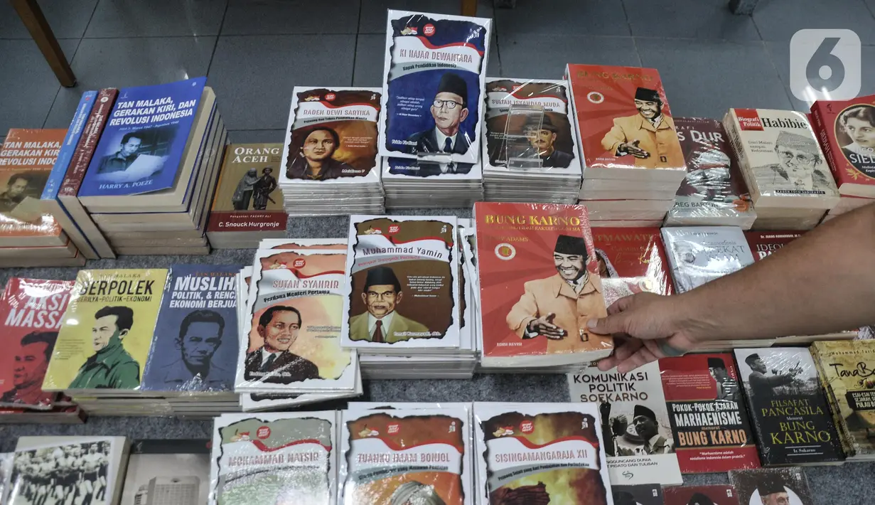 Kemudian pada tahun 2023 ini, Toko Buku Gunung Agung kembali membuat keputusan sulit dengan menutup toko yang tersisa karena kerugian yang semakin besar. (merdeka.com/Iqbal S. Nugroho)