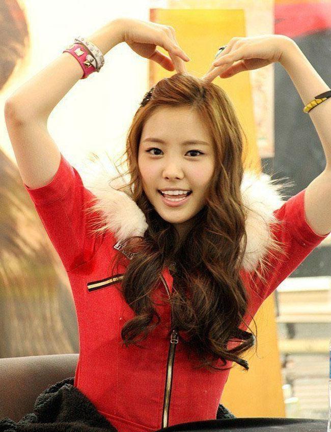 	Naeun Apink (via koreaboo.com)