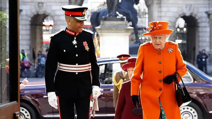 Pangeran Philip dan Ratu Elizabeth II/copyright AP Photo/Alastair Grant/Pool