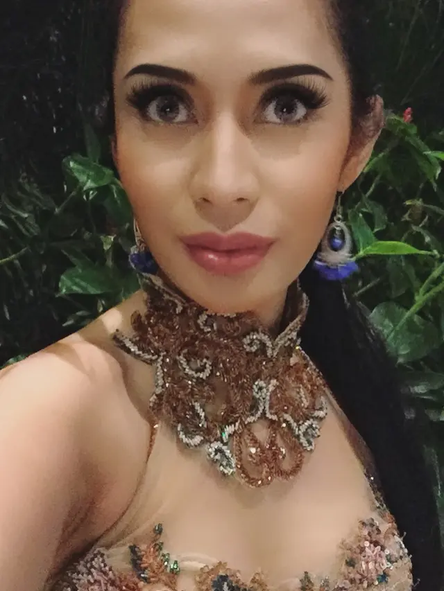 6 Potret Karen Idol, Penyanyi yang Sebut Suami dan Anaknya Tinggal di Apartemen Marshanda