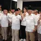 Ketum Partai Gerindra Prabowo Subianto memperkenalkan eks Ketum PSSI Mochamad Iriawan alias Iwan Bule dan Wagub Sumsel Mawardi Yahya sebagai kader baru partai. Iwan Bule langsung didapuk menjadi Wakil Ketua Dewan Pembina Partai Gerindra menggantikan Sandiaga Uno. (Liputan6.com/Ady Anugrahadi)