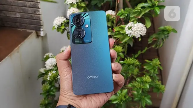 <p>Penampilan Oppo Reno 11 F 5G yang sudah hadir di pasar Indonesia. (Liputan6.com/Agustinus M. Damar)</p>
