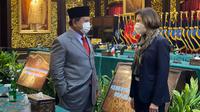 Menteri Pertahanan RI, Prabowo Subianto, dan Menteri Angkatan Bersenjata Republik Prancis, Florence Parly, membahas mendalam terkait kerja sama alutsista Indonesia dan Prancis (Tim Humas Kemhan).