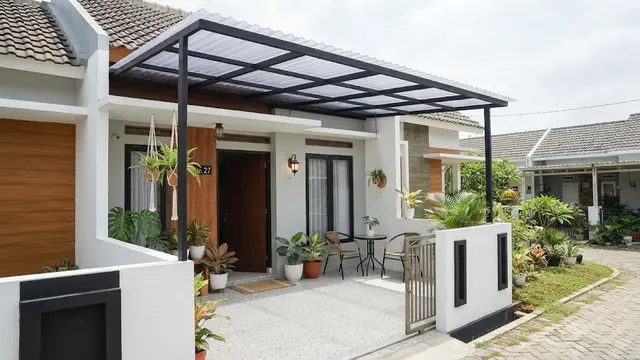 Model kanopi sederhana untuk teras kecil agar tetap terang di siang hari desain mengikuti lebar teras
