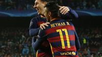 Dua penyerang Barcelona, Lionel Messi dan Neymar rayakan gol (Reuters)
