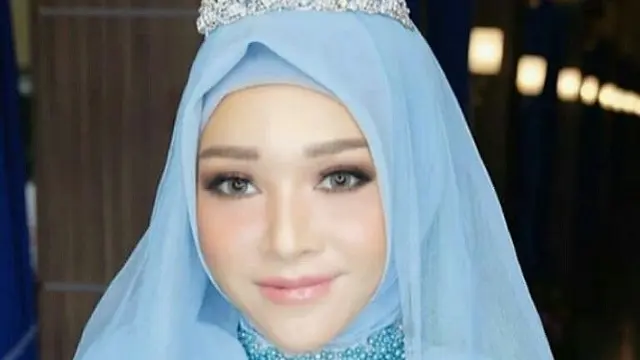 Potret Maia Estianty dalam balutan hijab