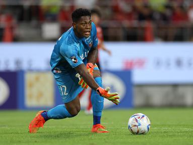 Piala Dunia U-17 edisi terakhir 2019 menjadi milik Brasil sebagai kampiun. Selain menahbiskan Brasil sebagai juara, Piala Dunia U-17 edisi 2019 juga telah melahirkan beberapa talenta terbaik untuk masing-masing posisi yang kini membuktikan kapabilitasnya dengan membela klub-klub top Eropa. Seperti tiga kiper berikut ini, di mana salah satunya kini menjadi incaran klub raksasa Premier League, Manchester United. (j.league)