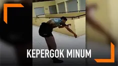 Seorang pria lantas mempraktikkan cara berwudhu ketika ketahuan tengah minum saat berpuasa. Ada-ada saja ya!