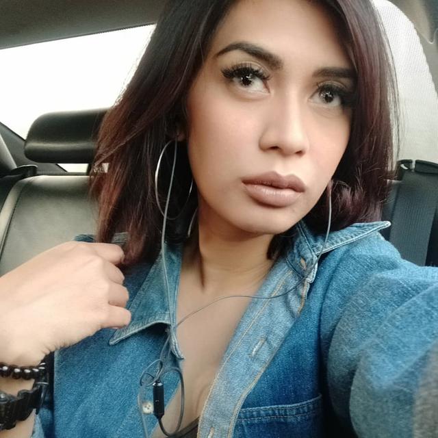 6 Potret Karen Idol, Penyanyi yang Sebut Suami dan Anaknya Tinggal di Apartemen Marshanda