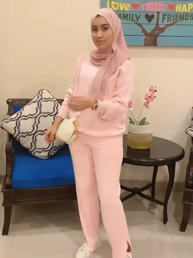 Bulan Madu Reza Zakarya dan Amira