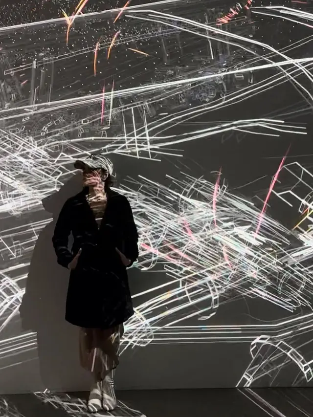 Putri Anne melepas hijab (Instagram/anneofficial1990)