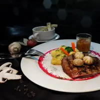 SKY LOUNGE di éL Hotel Royale Bandung